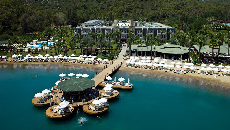 Crystal Green Bay Resort And Spa
