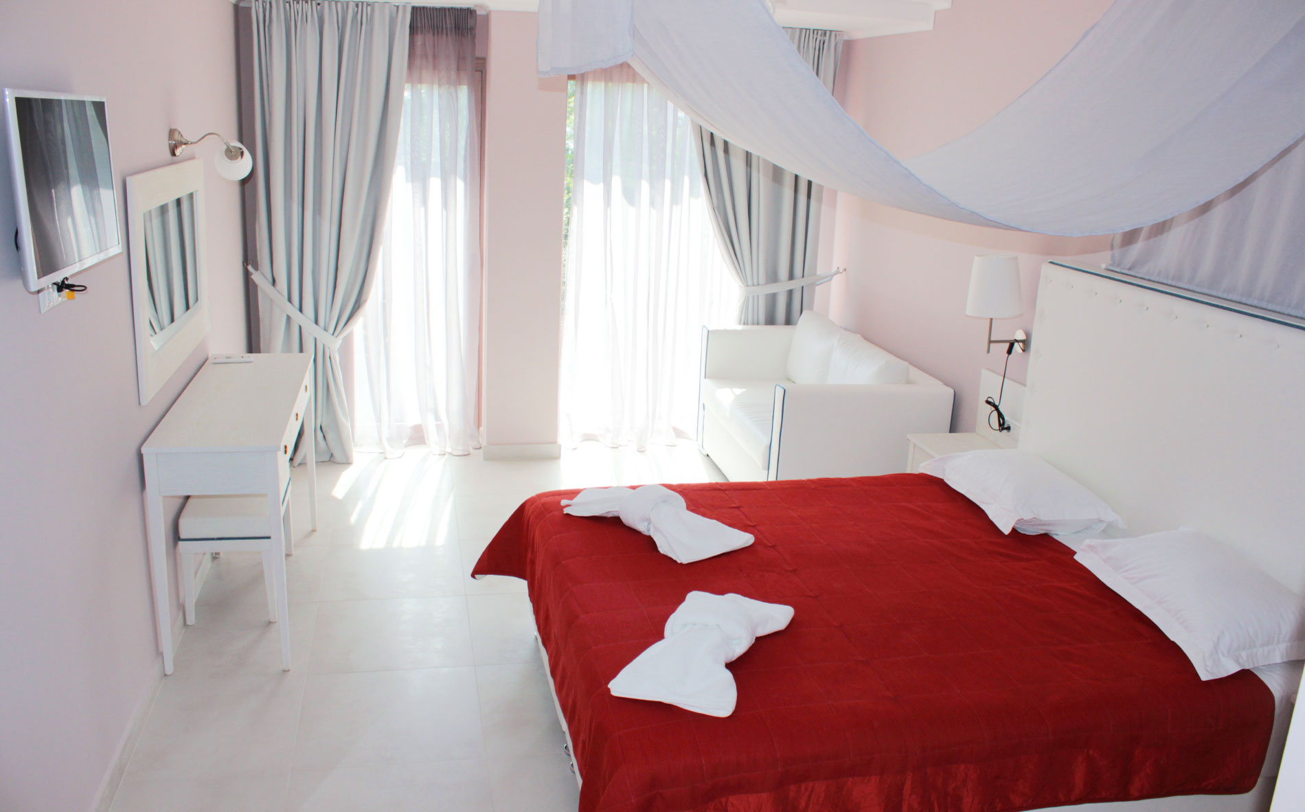 Lichnos Bay Village Hotel